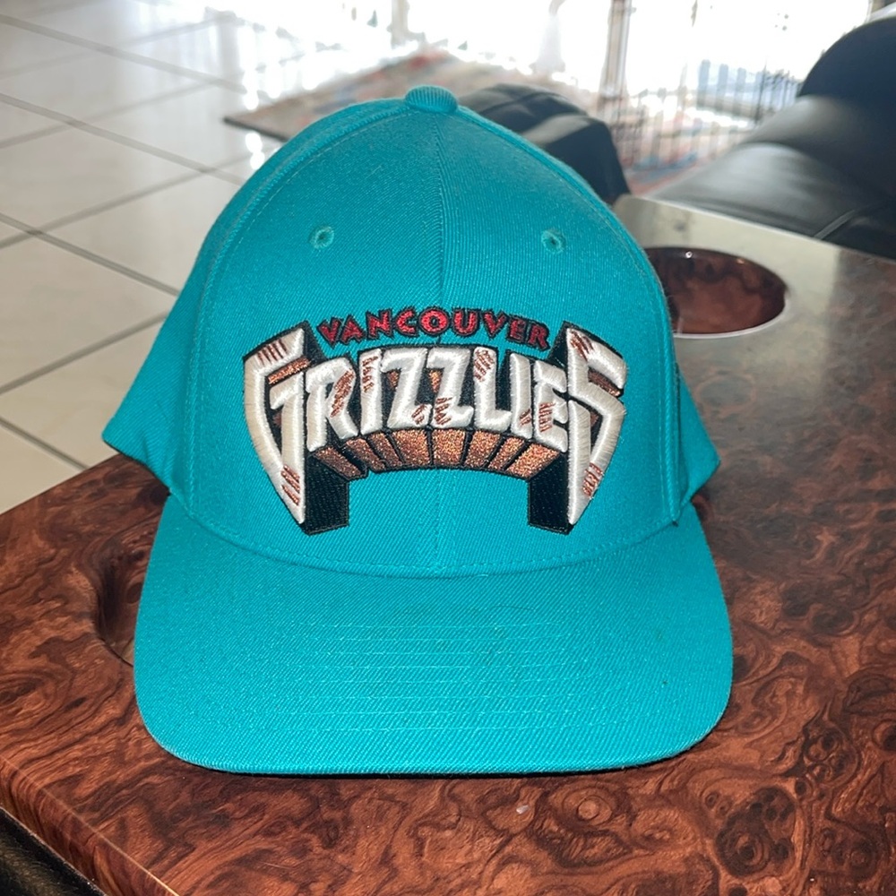 Vancouver grizzlies snap back hat